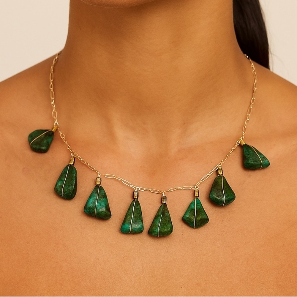 Elegant Silver Necklace with Green Real Stones​​​